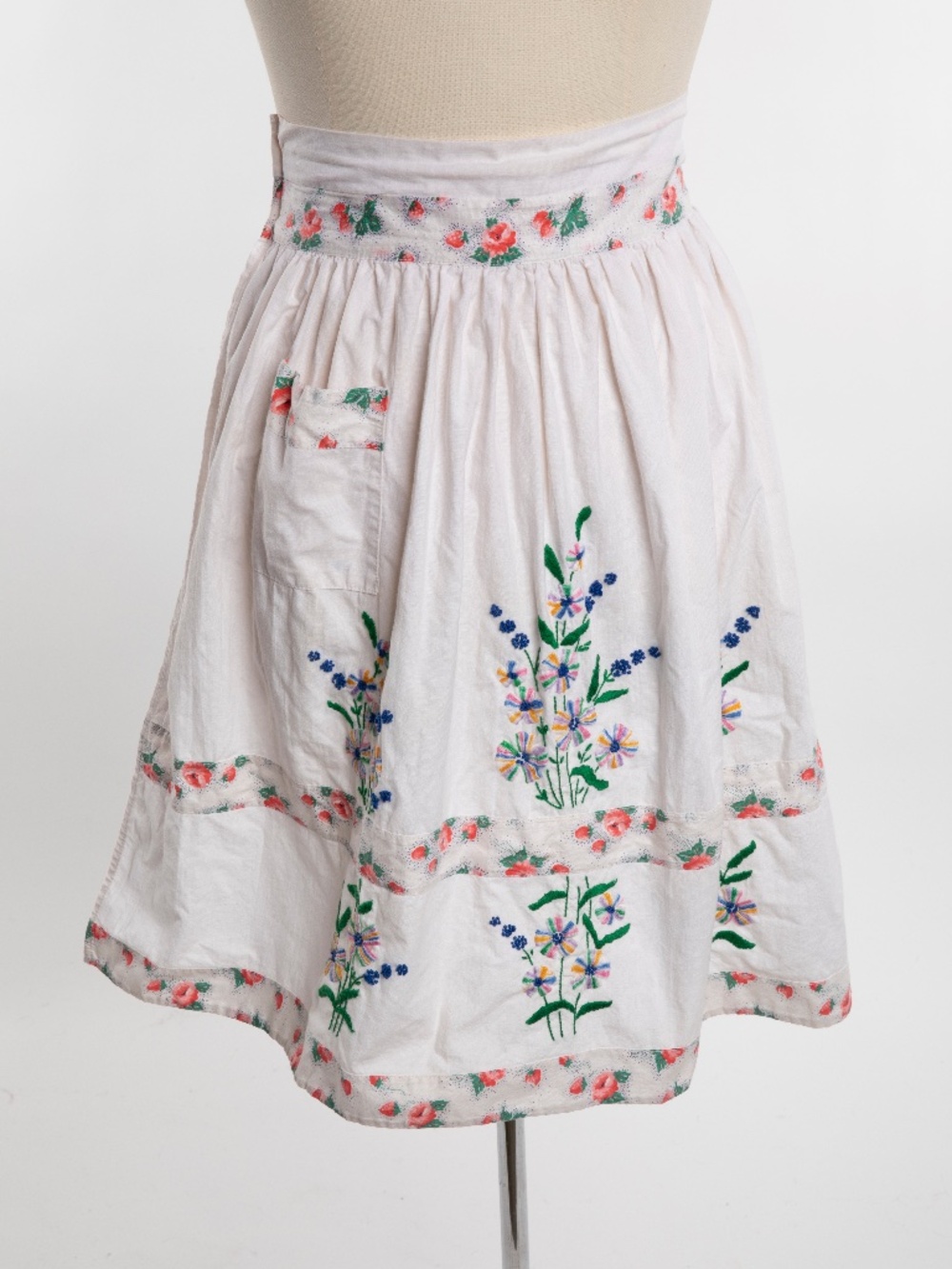 Vintage White Apron Women Flower Embroidery